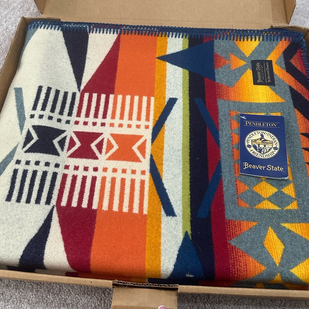Pendleton - Fire Legend Jacquard Robe/Shawl